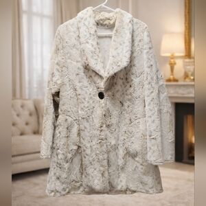 NWOT Vine Street Size Large Off-White Faux Fur Jacket
